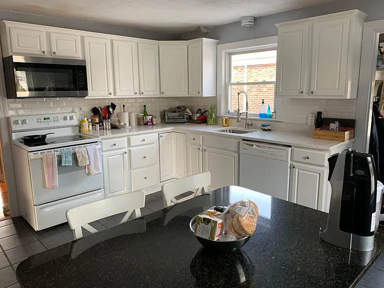 14 Hardy St — Photo 2