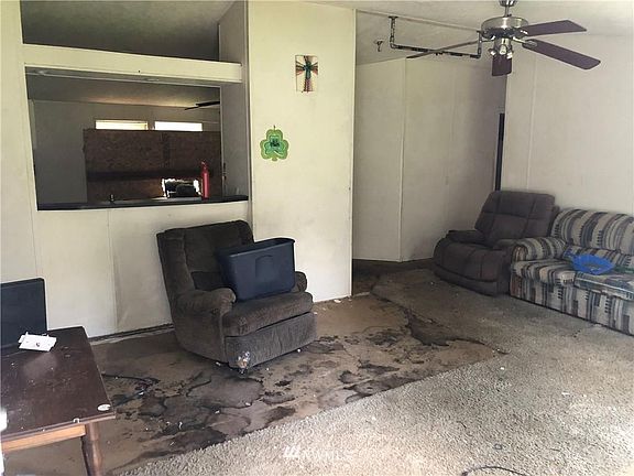 5th image of 8535 Mahonia Ct SE