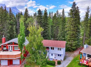 908 SE Larch Pl, Canmore, AB T1W 1S4