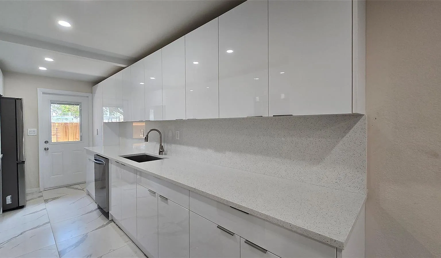 3 bed, 1634 sqft, $2,700 — Photo 1