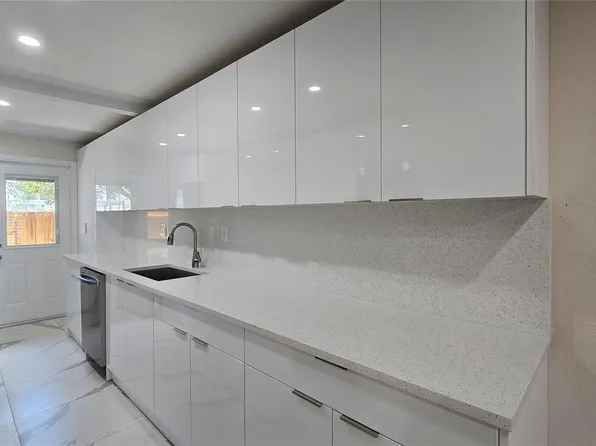 2421 N 40th Ave APT 106, Hollywood, FL 33021