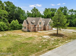 2038 Autumn Dr, Kinston, NC 28501