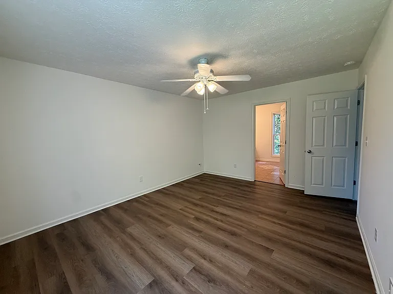 5012 Evelyn Way — Photo 10