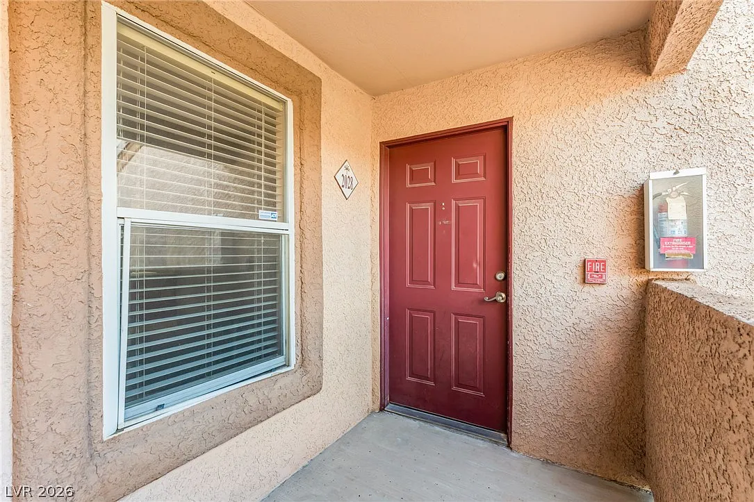 2 bed, 2.0 bath, 928 sqft, $1,700 — Photo 3