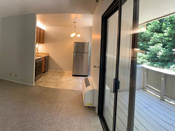 2nd image of 944 Kiely Blvd