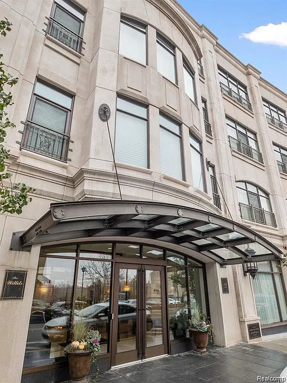 2 bed, 3.0 bath, 2676 sqft, $8,500 — Photo 1