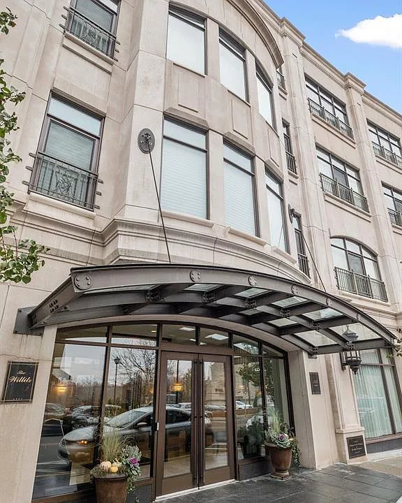 111 Willits St #401