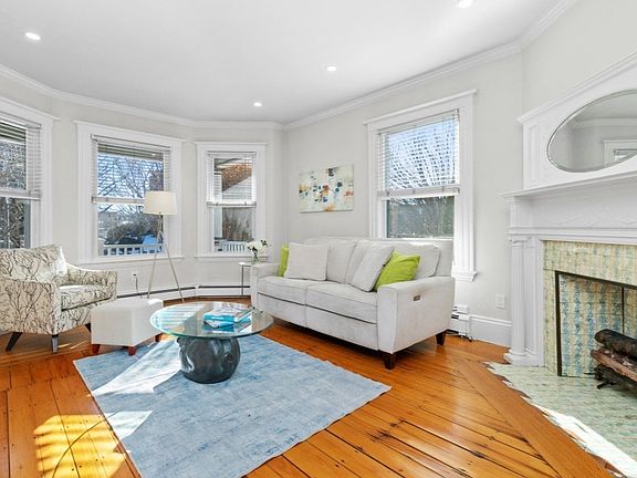 4th image of 15 Henshaw St #1