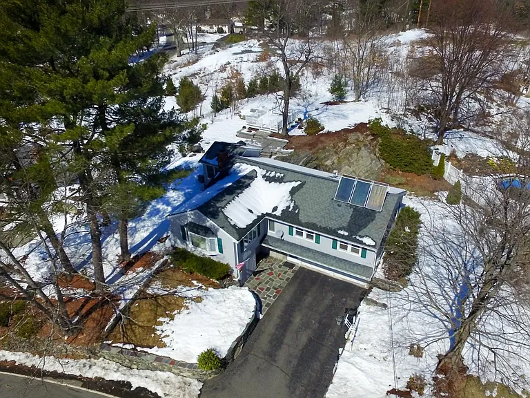 39 Locust St — Photo 12