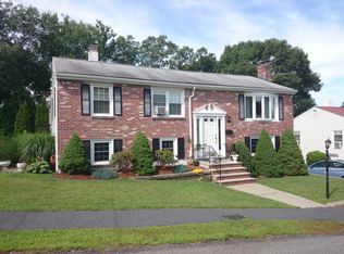 7 Blueview Cir, West Roxbury, MA 02132
