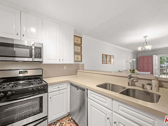 3rd image of 1125 Pico Blvd APT 102