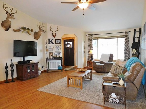 3rd image of 6855 Green Meadow Dr