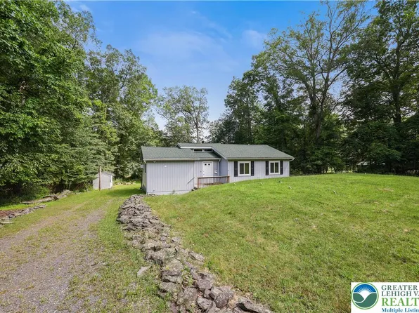 2506 Shagbark Ln, Stroudsburg, PA 18360