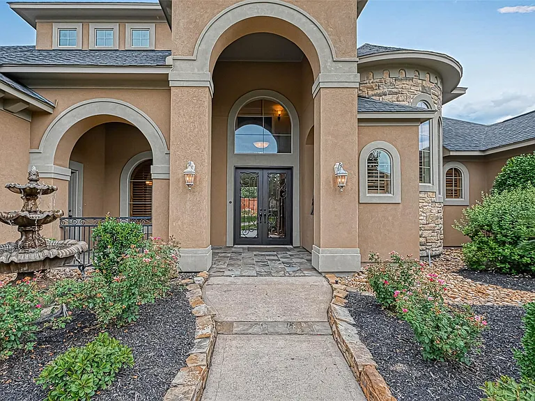 13815 Nathan Ridge Ln — Photo 2