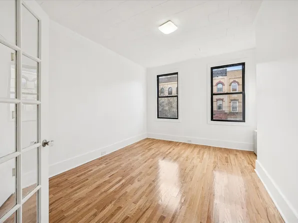 232 Kingsland Avenue image 3 of 5