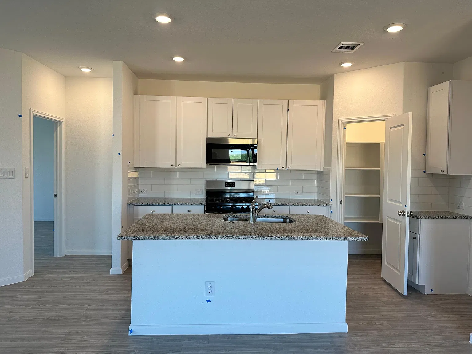 10619 Erinita Way — Photo 4