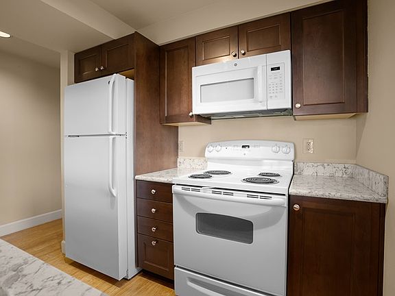 3rd image of 4222 Beach Dr SW APT 402