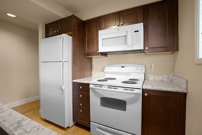 4222 Beach Dr SW #402 — Photo 3