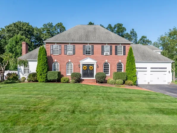 31 Olde Tower Ln, North Attleboro, MA 02760