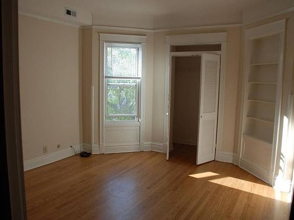 5th image of 2246 W Giddings St #2