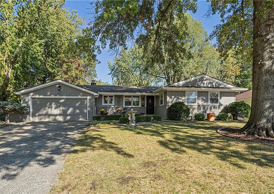 1st image of 804 NE Orchard Dr