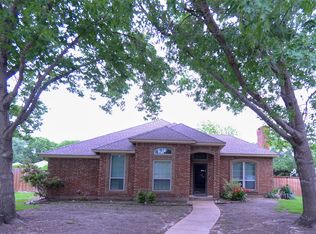 2203 Pleasant Dr, Ennis, TX 75119
