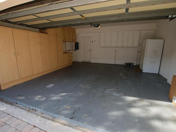 2nd image of 61 Laurel Oaks Cir