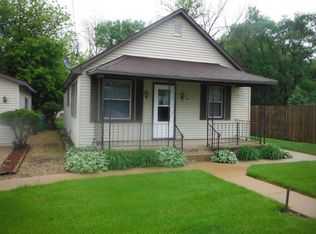 112 4th St, Granville, IL 61326