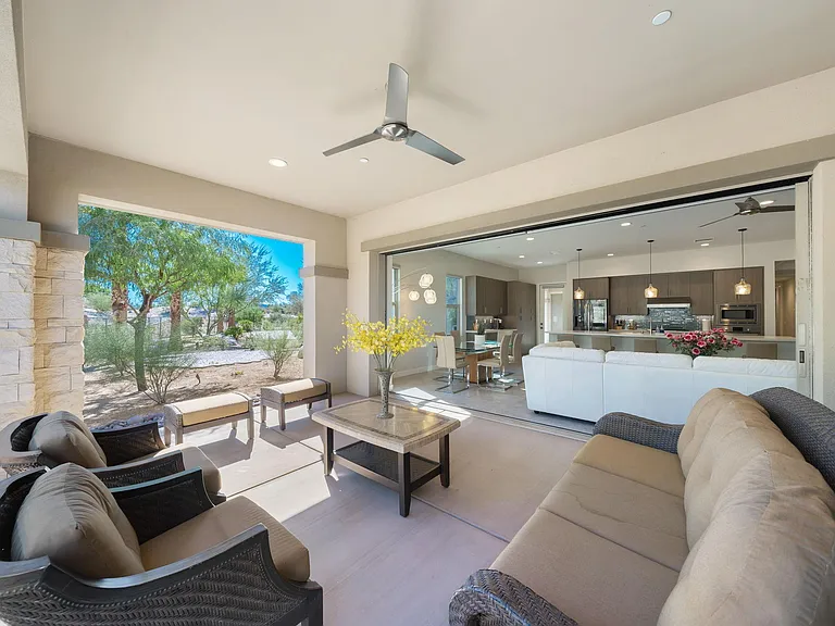 502 Retreat Cir — Photo 22