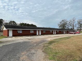 2282 University Pkwy APT 3, Leesville, LA 71446
