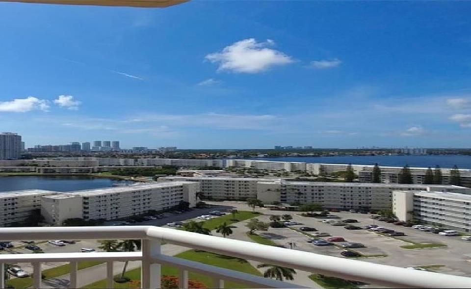 1st image of 18011 Biscayne Blvd APT 1703