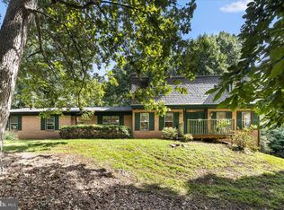 39233 Foxhill Rd, Leesburg, VA 20175