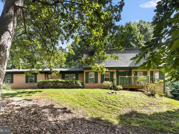 39233 Foxhill Rd, Leesburg, VA 20175