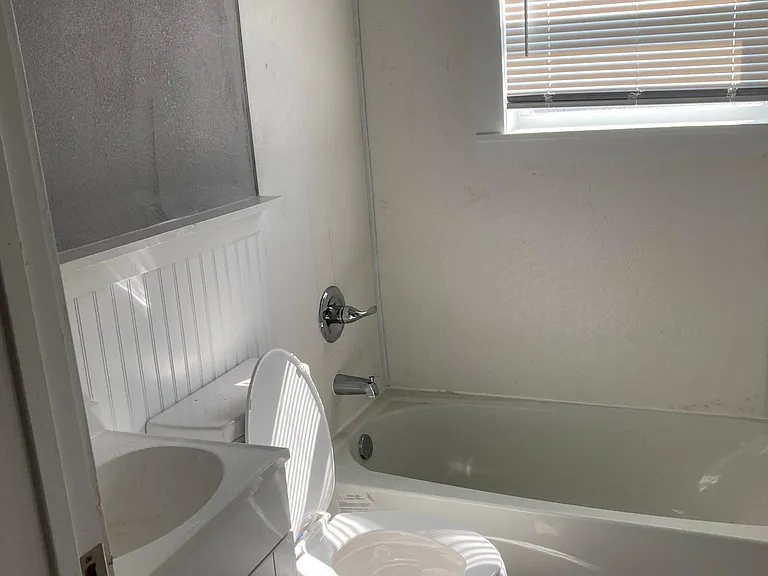 918 6th Ave NW — Photo 3