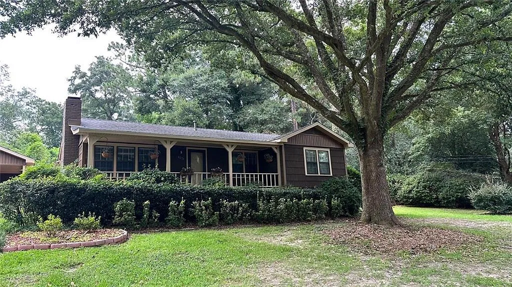 3 bed, 1.5 bath, 1446 sqft, $1,600 — Photo 2