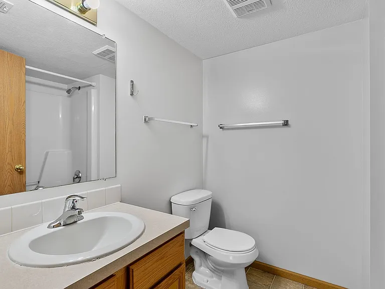 7223-7229 Silverthorn Dr — Photo 21