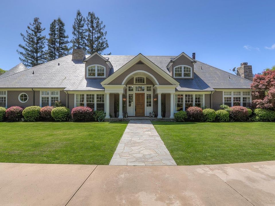 1st image of 5 Woodview Ln