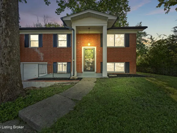 1702 Beaumont Dr, Clarksville, IN 47129