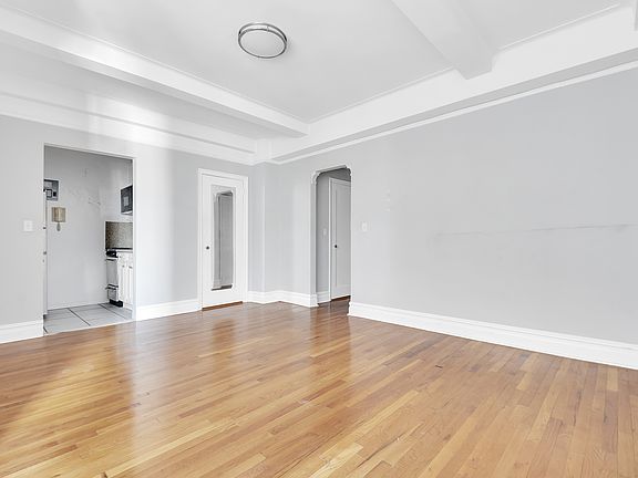 3rd image of 1 University Pl APT 16P