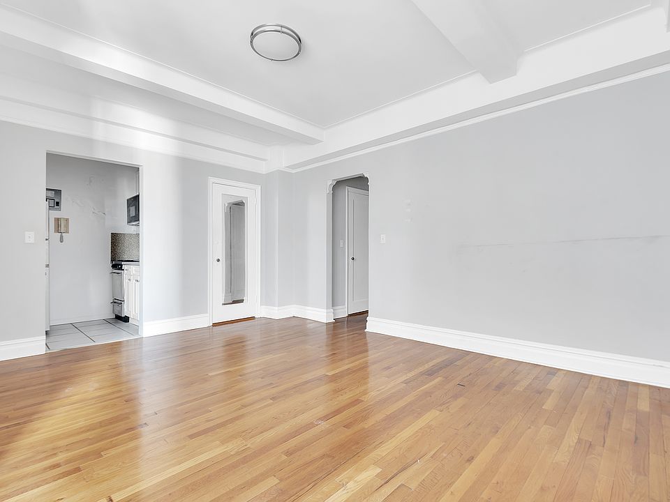 1st image of 1 University Pl APT 6P