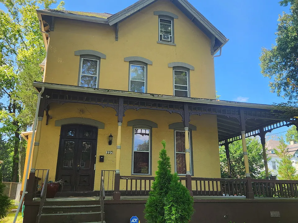 127 Sycamore Ave #1