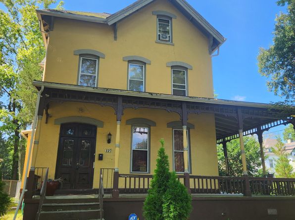 127 Sycamore Ave Floor 2