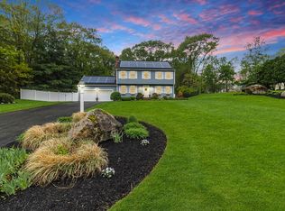 4 Wildwood Dr, Medway, MA 02053