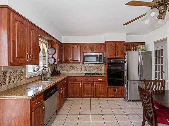3rd image of 38 Parson Rd