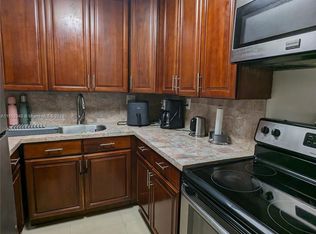 1555 W 44th Pl APT 207, Hialeah, FL 33012