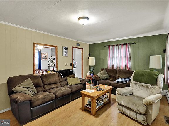 4th image of 227 E Noble Ave