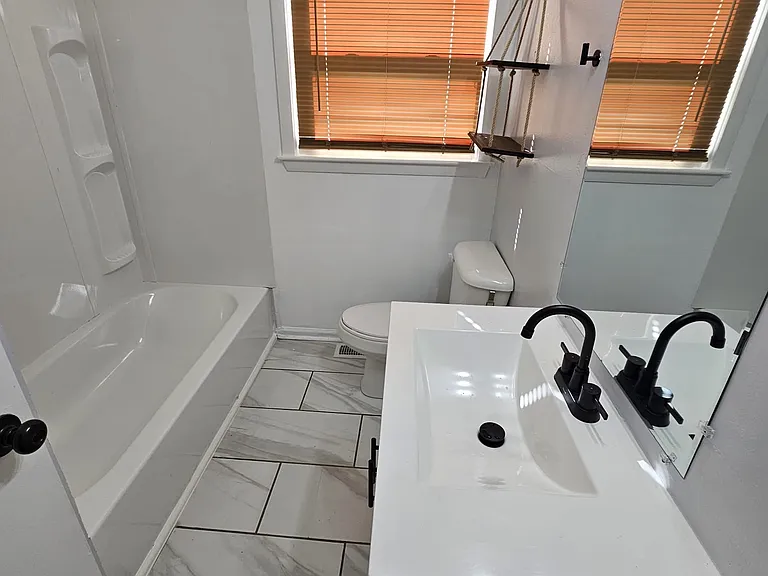 762 Gayron Dr — Photo 8