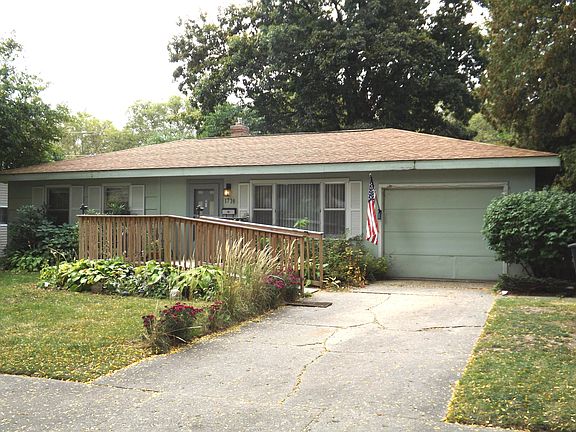 2nd image of 1739 Herrick Ave NE