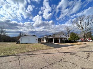 701 S Russell St, Fordyce, AR 71742
