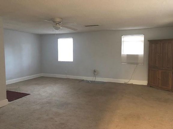 3rd image of 301 15th Ave NW